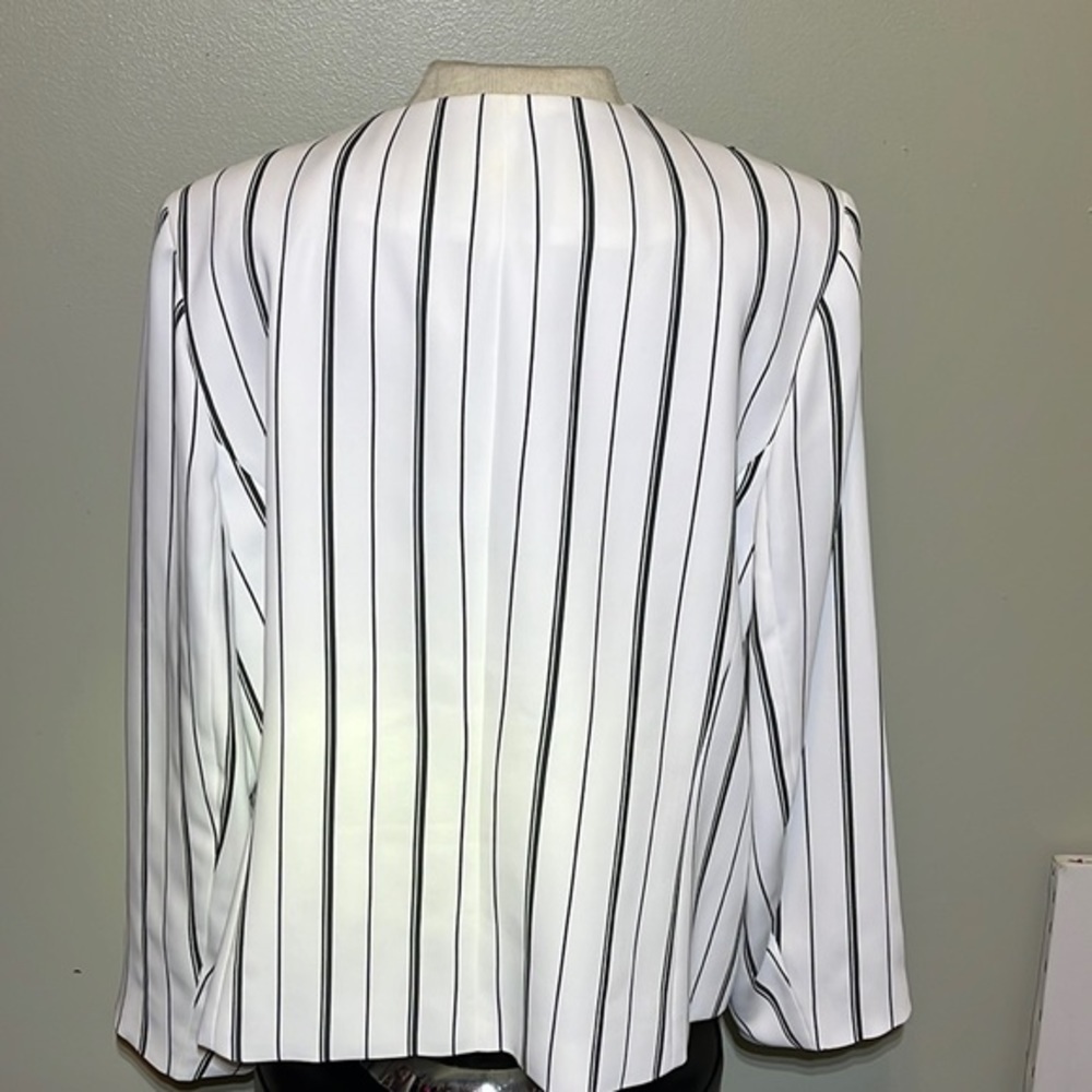 Bar III Open Front Blazer White With Black Vertical Stripes womens size 2X - Picture 4 of 6